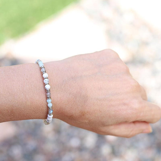 Howlite Amazonite and Labradorite Dainty Bracelet on hand model